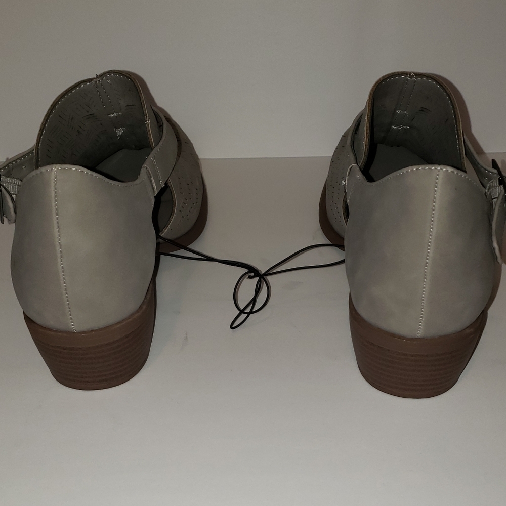Shoes - Picture 2 of 3